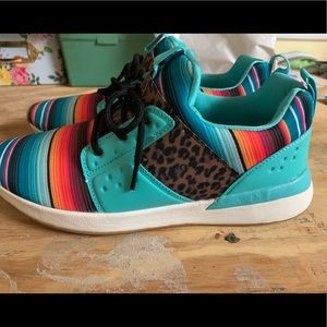 Women’s Crazy Train tennis shoes